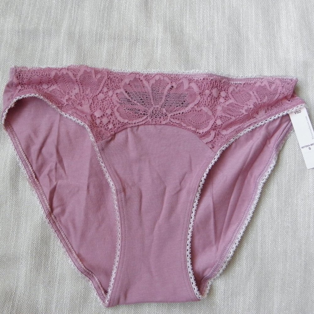 NWT VS Lace Trim Bikini Panty
